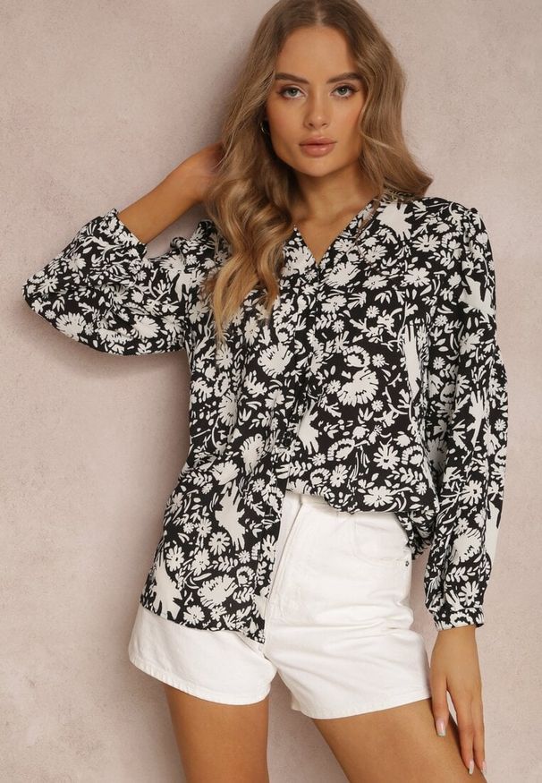 Renee - Czarna Koszula Egathe. Typ kołnierza: bez kołnierzyka. Kolor: czarny. Materiał: jeans, skóra. Długość rękawa: długi rękaw. Długość: długie. Wzór: aplikacja, nadruk