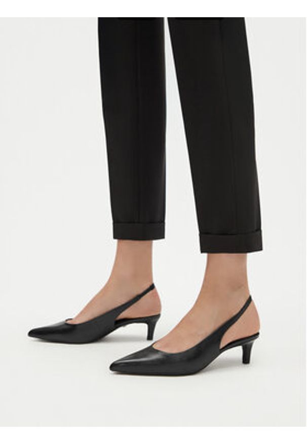 Gino Rossi Czółenka JUDITH-118067 Czarny. Kolor: czarny. Materiał: skóra