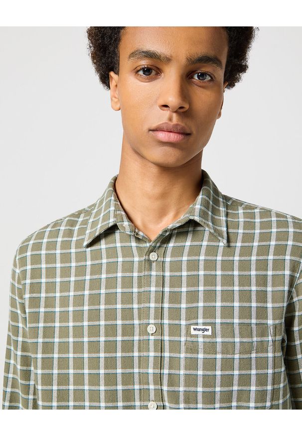 Wrangler - WRANGLER MĘSKA KOSZULA 1 PKT SHIRT DUSTY GREEN 112356770 W5X2017359