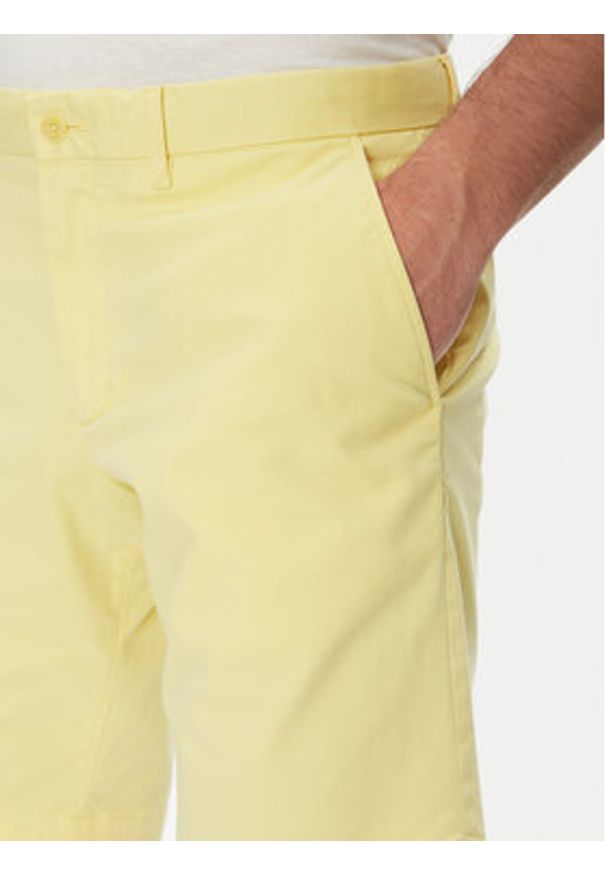 TOMMY HILFIGER - Tommy Hilfiger Szorty materiałowe Brooklyn MW0MW23563 Żółty Regular Fit. Kolor: żółty. Materiał: bawełna