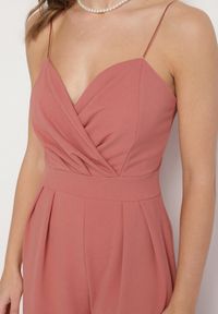 Born2be - Ciemnoróżowy Kombinezon z Trójkątnym Dekoltem na Cienkich Ramiączkach Iliantia. Okazja: na co dzień. Kolor: różowy. Długość rękawa: na ramiączkach. Długość: długie. Styl: casual #5