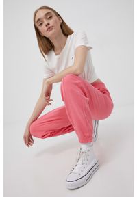 Tommy Jeans t-shirt bawełniany kolor beżowy. Okazja: na co dzień. Kolor: beżowy. Materiał: bawełna. Wzór: gładki. Styl: casual #5