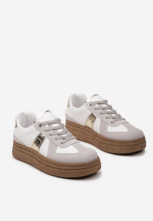 Born2be - Szaro-Białe Sneakersy na Niskiej Platformie z Materiałowymi Wstawkami Xeonbia. Kolor: biały. Materiał: materiał. Obcas: na platformie