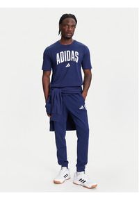Adidas - adidas T-Shirt Collegiate Lineage Graphic JM6417 Niebieski Regular Fit. Kolor: niebieski. Materiał: bawełna #4