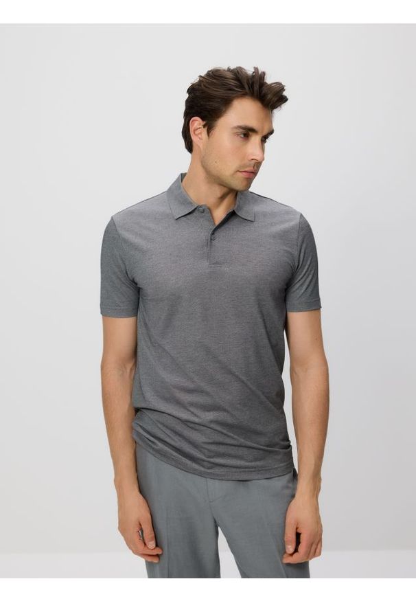 Reserved - Koszulka polo regular - ciemnoszary. Typ kołnierza: polo. Kolor: szary. Materiał: dzianina, bawełna
