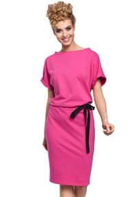 MOE - Fuksja Sukienka z Kimonowym Rękawem z Ozdobną Wstążką w Pasie. Kolor: różowy. Materiał: elastan, bawełna #1