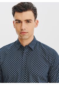 Pako Lorente - PAKO LORENTE - Granatowa koszula męska we wzór geometryczny. Kolor: niebieski. Materiał: bawełna. Długość rękawa: długi rękaw. Długość: długie. Wzór: geometria. Sezon: jesień #3