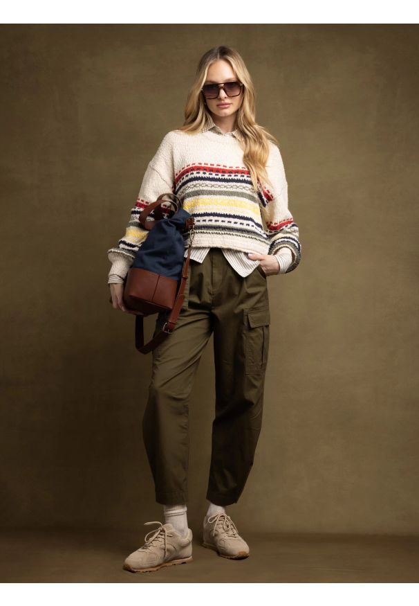 Big-Star - Spodnie damskie cargo z regulacją dołu nogawki khaki Katris 303. Okazja: na co dzień. Kolor: zielony. Materiał: jeans, tkanina, bawełna. Wzór: haft. Sezon: lato. Styl: casual, elegancki