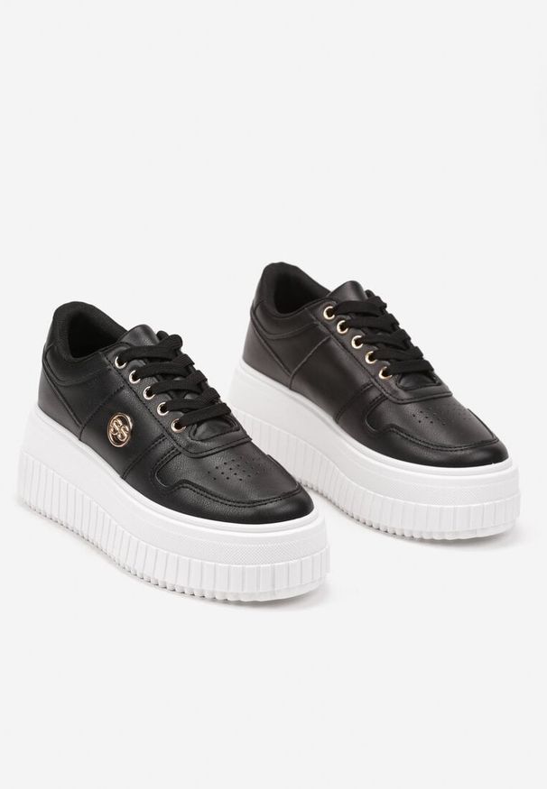 Born2be - Czarne Sneakersy na Platformie z Metaliczną Wstawką z Boku Mevit. Kolor: czarny. Obcas: na platformie