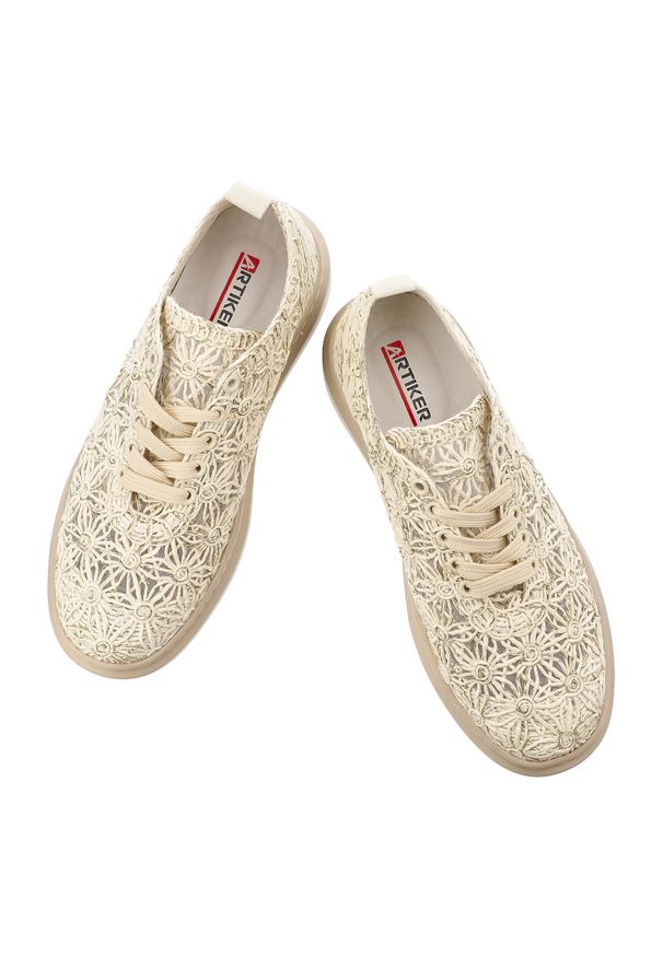 Półbuty damskie Artiker, cholewka ze skóry naturalnej ażurowa struktura kwiatowy wzór sznurowany fason, beżowe, 58C0529. Okazja: na co dzień. Zapięcie: sznurówki. Kolor: beżowy. Materiał: skóra. Szerokość cholewki: normalna. Wzór: kwiaty, ażurowy. Styl: elegancki, casual