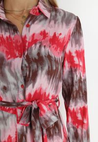 Born2be - Czerwona Sukienka Nephohsa. Kolor: czerwony. Materiał: materiał. Długość rękawa: długi rękaw. Typ sukienki: koszulowe. Styl: elegancki. Długość: maxi #5