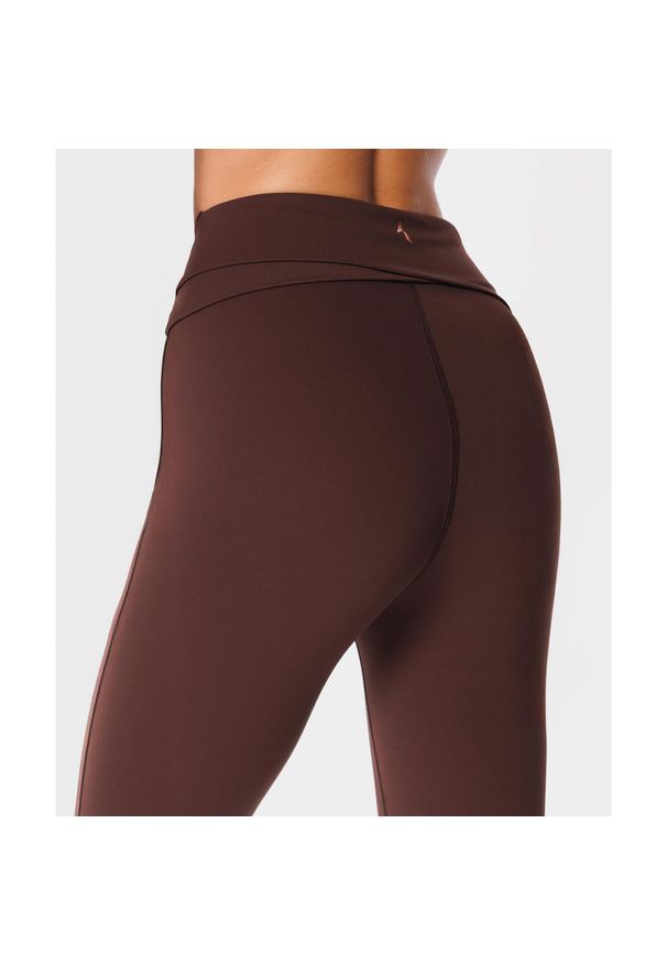 Legginsy sportowe dla kobiet z kopertowym tyłem Carpatree Balletcore. Stan: podwyższony. Kolor: brązowy. Sport: fitness