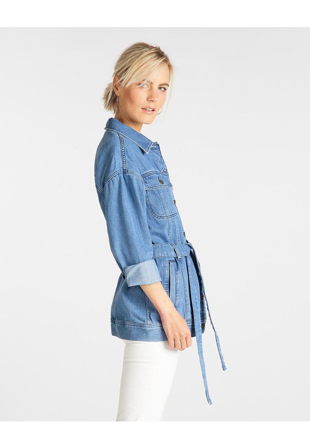 Lee - LEE BELTED RIDER JACKET DAMSKA KURTKA JEANSOWA LIGHT DRAPE L54RRCNC 112112916. Materiał: jeans