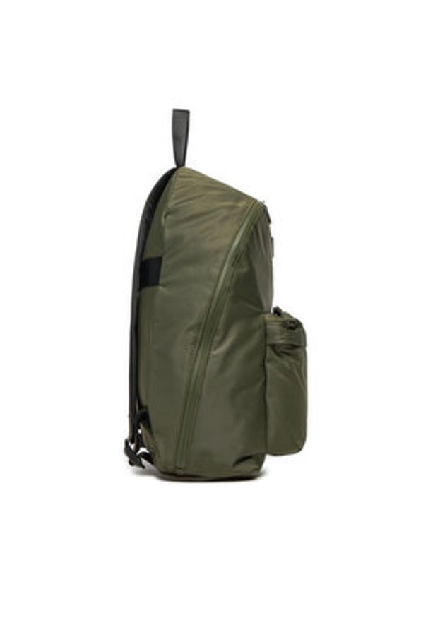 Guess Plecak Venezia-Nylon Eco HMVENY P4306 Zielony. Kolor: zielony. Materiał: materiał