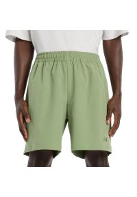 Spodenki męskie New Balance MB6174CDAAR - zielone. Kolor: zielony. Materiał: materiał, poliester. Sport: fitness #1