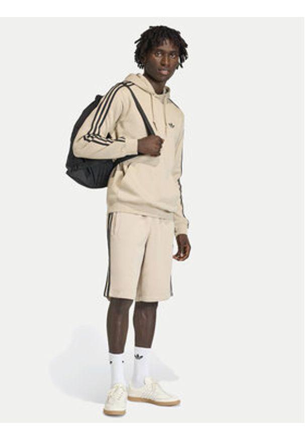 Adidas - adidas Szorty sportowe 3-Stripes KE6681 Beżowy Regular Fit. Kolor: beżowy. Materiał: bawełna. Styl: sportowy