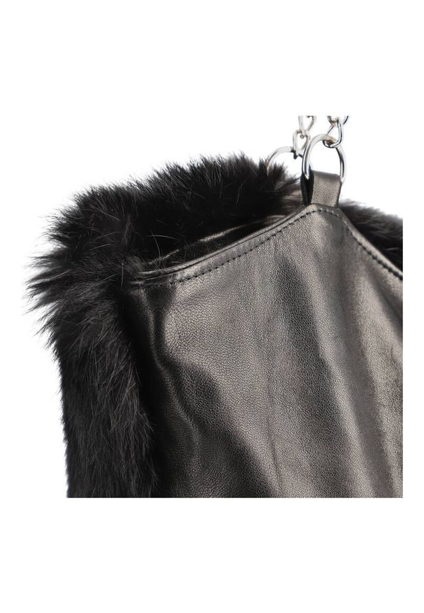 Czarna Torebka Damska Luka-Pelli Z Naturalnym Futrem Z Królika. Kolor: czarny. Materiał: futrzane. Styl: casual, elegancki