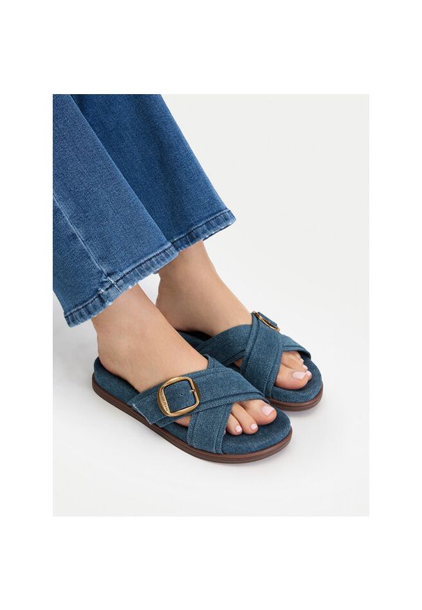 Klapki Guess Jeans. Kolor: niebieski
