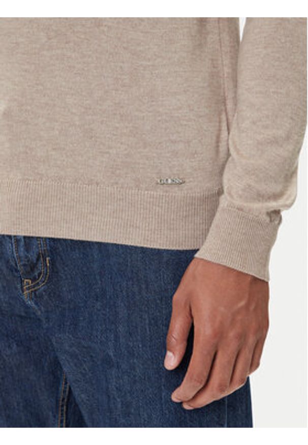 Guess Golf M5BR09 Z0432 Beżowy Regular Fit. Typ kołnierza: golf. Kolor: beżowy. Materiał: syntetyk