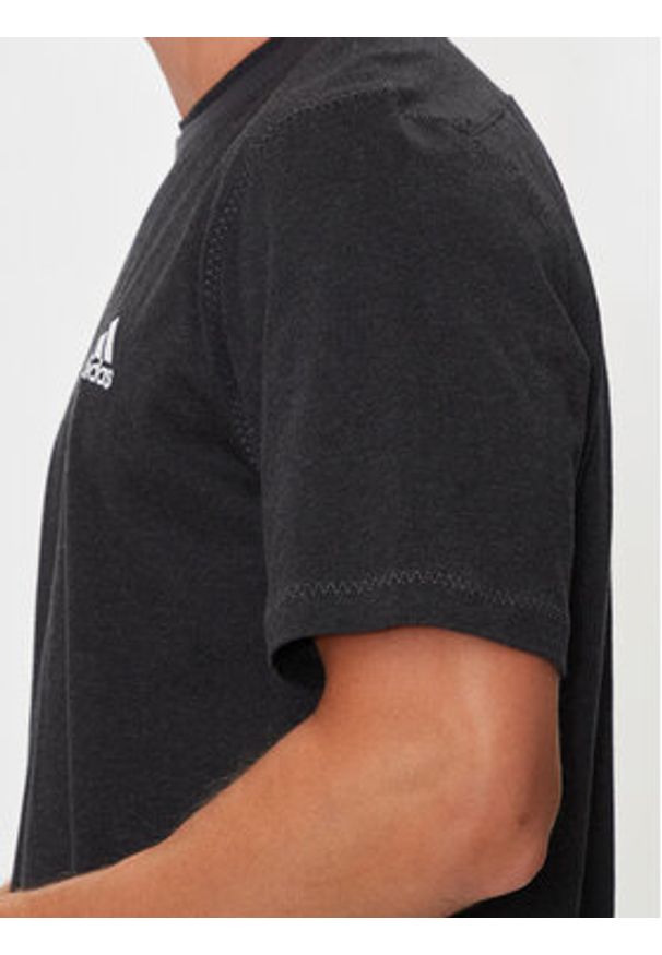 Adidas - adidas T-Shirt Seasonal Essentials IW6358 Czarny Regular Fit. Kolor: czarny. Materiał: bawełna