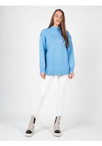 Silvian Heach Sweter | PGA22001MA | Kobieta | Niebieski, Błękitny. Typ kołnierza: golf. Kolor: niebieski. Materiał: bawełna, wełna, nylon, elastan. Długość: długie. Wzór: ze splotem