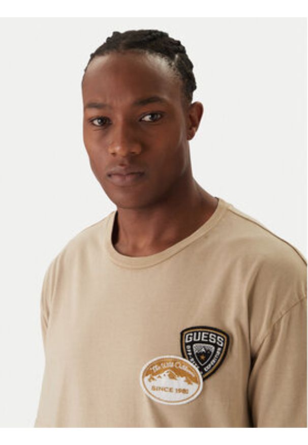 Guess T-Shirt M6RI07 KBW41 Beżowy Regular Fit. Kolor: beżowy. Materiał: bawełna