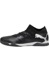 Buty piłkarskie męskie Puma Future 7 Match It. Zapięcie: sznurówki. Kolor: biały, wielokolorowy, czarny. Materiał: materiał, syntetyk. Szerokość cholewki: normalna. Sport: piłka nożna
