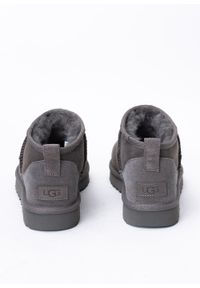 Ugg - Buty zimowe damskie szare UGG W Classic Ultra Mini. Okazja: na plażę. Kolor: szary. Materiał: materiał. Sezon: zima. Styl: młodzieżowy #4