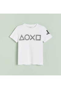 Reserved - T-shirt Playstation - Biały. Kolor: biały #1