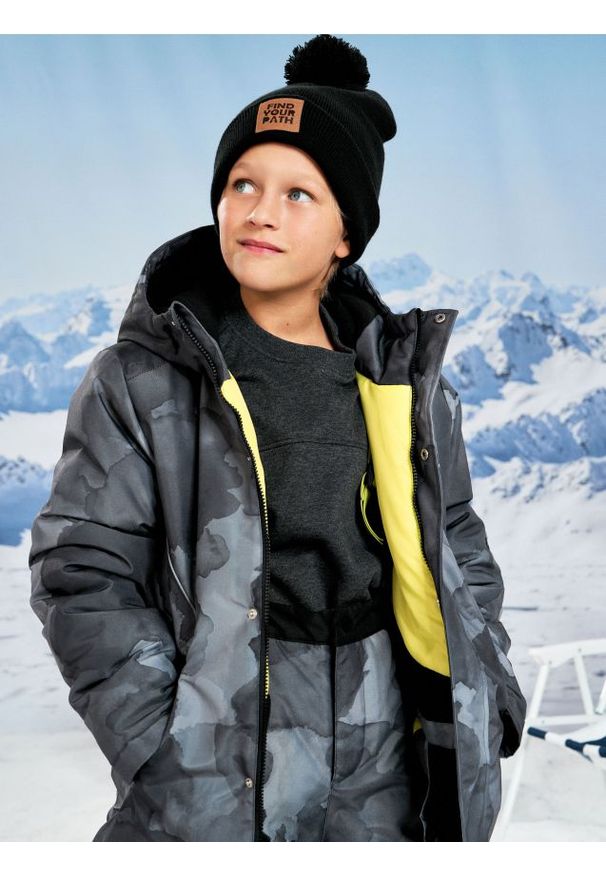 Sinsay - Kurtka puffer z kapturem - czarny. Typ kołnierza: kaptur. Kolor: czarny