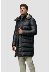 Blauer USA - BLAUER Czarna długa kurtka męska Carver Raincoat Long Jackets. Kolor: czarny. Materiał: puch, poliamid. Długość: długie