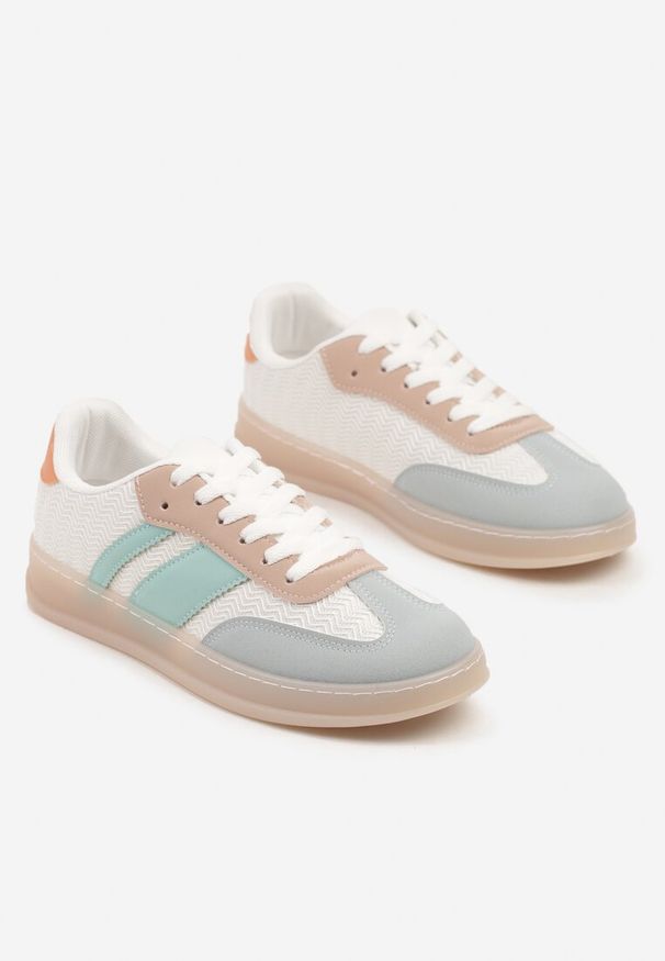 Renee - Biało-Niebieskie Sneakersy Tenisówki Ozdobione Paskami Amodira. Okazja: na co dzień. Zapięcie: pasek. Kolor: biały. Materiał: jeans. Wzór: aplikacja