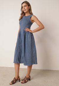 Born2be - Granatowa Jeansowa Sukienka z Bawełny o Rozkloszowanym Kroju z Przeszyciami Aodola. Okazja: na co dzień, na spotkanie biznesowe, do pracy. Kolor: niebieski. Materiał: jeans, bawełna. Typ sukienki: proste, rozkloszowane. Styl: biznesowy, casual, elegancki #8