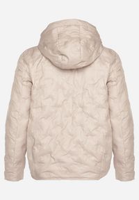 Born2be - Beżowa Pikowana Kurtka Przejściowa z Kapturem Arivitte. Okazja: na co dzień. Typ kołnierza: kaptur. Kolekcja: plus size. Kolor: beżowy. Materiał: jeans. Styl: casual, elegancki #4