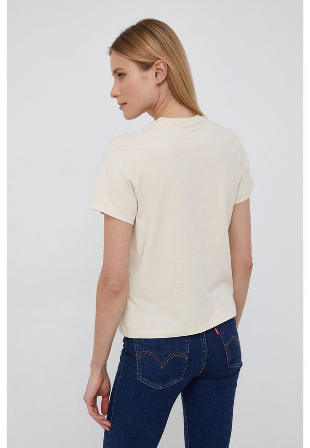 Levi's® - Levi's - T-shirt bawełniany. Okazja: na co dzień, na spotkanie biznesowe. Kolor: beżowy. Materiał: bawełna. Wzór: aplikacja. Styl: biznesowy, casual