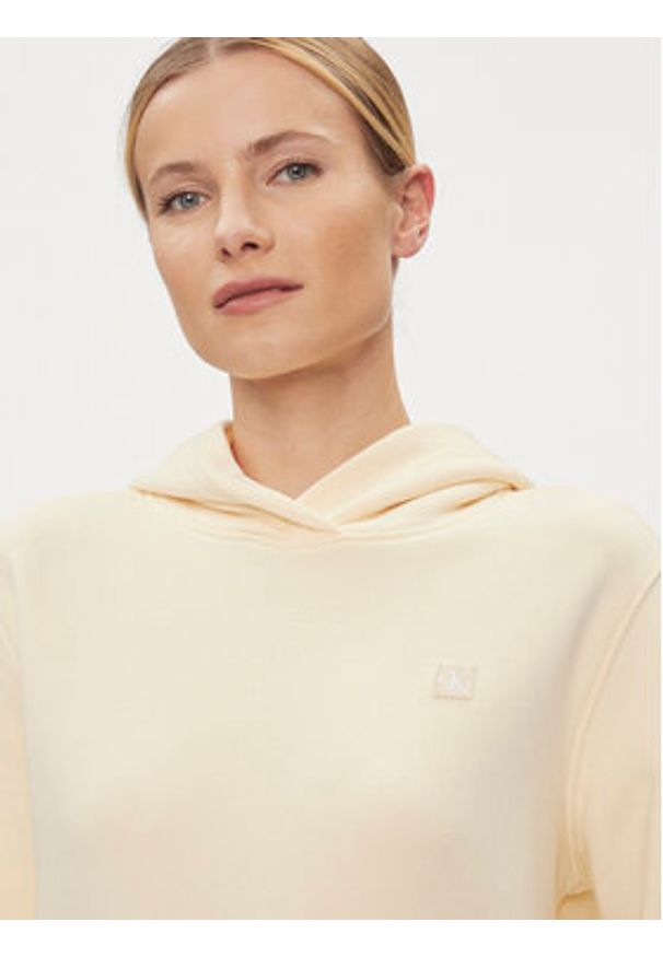 Calvin Klein Jeans Bluza Embro Badge J20J223227 Żółty Regular Fit. Kolor: żółty. Materiał: bawełna