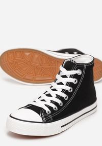 Renee - Czarne Trampki Arrielura. Nosek buta: okrągły. Kolor: czarny. Materiał: materiał, guma, kauczuk. Szerokość cholewki: normalna. Obcas: na płaskiej podeszwie #5