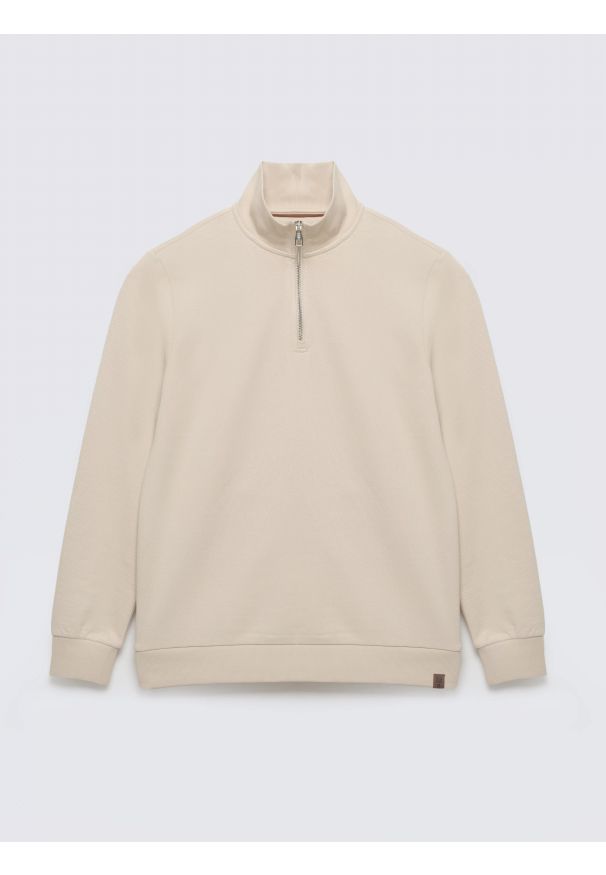 Big-Star - Bluza męska ze stójką kremowa Salih 103. Okazja: na co dzień. Typ kołnierza: kołnierzyk stójkowy. Kolor: kremowy. Materiał: skóra, wiskoza, dzianina, bawełna. Wzór: aplikacja. Styl: wizytowy, casual, elegancki