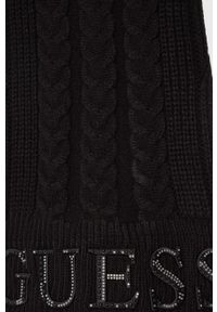 Guess szalik damski kolor czarny z aplikacją. Kolor: czarny. Materiał: dzianina. Wzór: aplikacja #2
