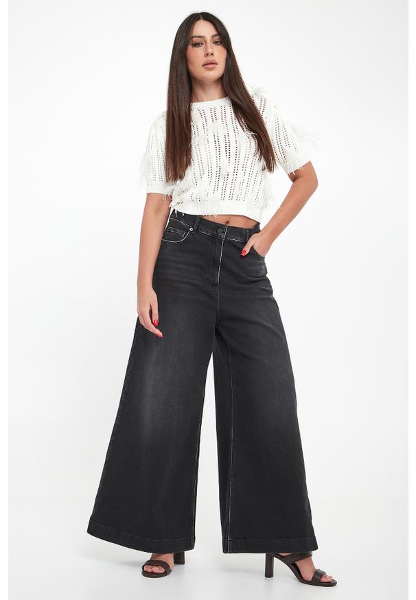 Twinset Milano - Sweter damski ażurowy z piórkami TWINSET. Wzór: ażurowy