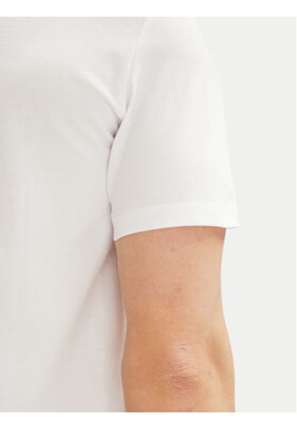 Calvin Klein Jeans T-Shirt LV040HM298 Biały Regular Fit. Kolor: biały. Materiał: bawełna