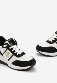 Renee - Czarne Brokatowe Sneakersy na Koturnie z Metalicznym Zdobieniem Laaksona. Kolor: czarny. Wzór: aplikacja. Obcas: na koturnie #3