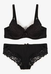 Renee - Czarny Koronkowy Komplet Biustonosz i Majtki Figi w Klasycznym Stylu Ezirene. Kolor: czarny. Materiał: koronka. Wzór: koronka, aplikacja #1