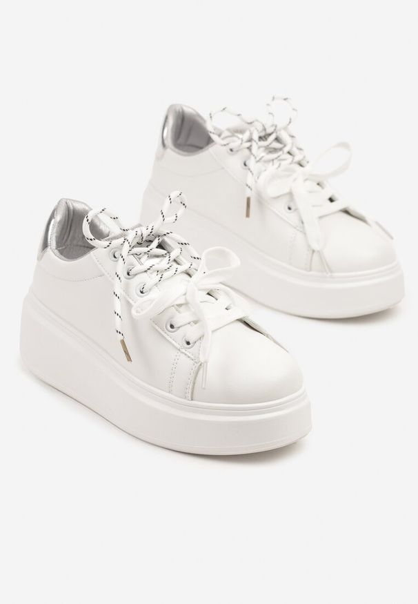 Born2be - Biało-Srebrne Sneakersy Ozdobione Podwójnym Wiązaniem Zdivane. Kolor: biały. Wzór: aplikacja