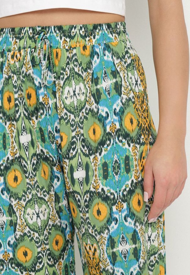 Born2be - Zielone Spodnie Szerokie z Bawełny w Etno Print Tolivenna. Okazja: na co dzień. Kolor: zielony. Materiał: bawełna. Wzór: nadruk. Styl: etno