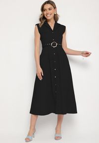 Born2be - Czarna Sukienka Koszulowa Ozdobiona Paskiem Devikka. Okazja: na co dzień. Kolor: czarny. Materiał: skóra. Wzór: aplikacja. Typ sukienki: koszulowe. Styl: casual, elegancki, klasyczny #4