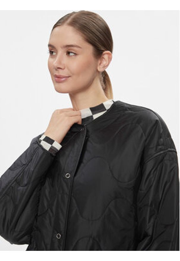 Tommy Jeans Kurtka przejściowa Tjw Onion Quilt Liner Jacket DW0DW17235 Czarny Regular Fit. Kolor: czarny. Materiał: syntetyk