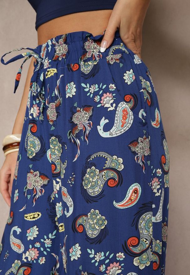 Renee - Niebieskie Bawełniane Spodnie Boho w Stylu Palazzo z Gumką w Pasie i Wysokim Stanem Pravia. Okazja: na co dzień. Stan: podwyższony. Kolor: niebieski. Materiał: bawełna. Styl: boho