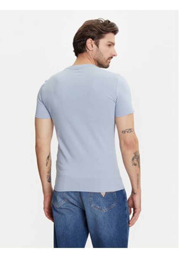 Guess T-Shirt M2YI24 J1314 Błękitny Slim Fit. Kolor: niebieski. Materiał: bawełna