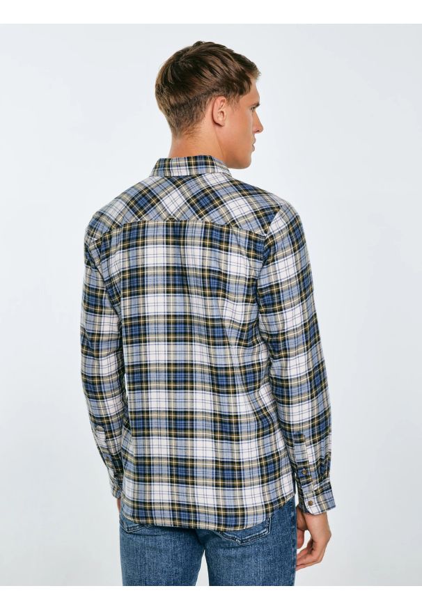 Big-Star - Koszula męska flanelowa w kratę niebiesko-beżowa Koner 401. Typ kołnierza: kołnierzyk klasyczny. Kolor: niebieski. Materiał: jeans, tkanina. Wzór: kratka, aplikacja, haft. Styl: klasyczny